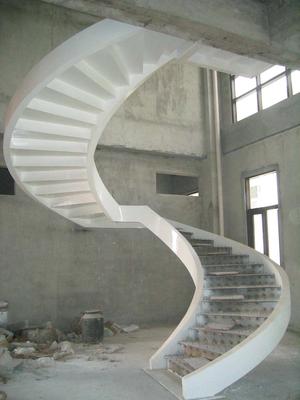 复式住宅螺旋楼梯