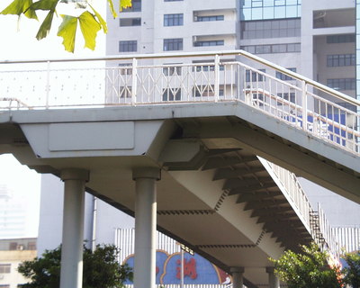 钢结构箱梁人行天桥